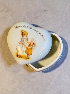 Vintage Holly Hobbie Genuine Porcelain Heart Shaped Trinket Box